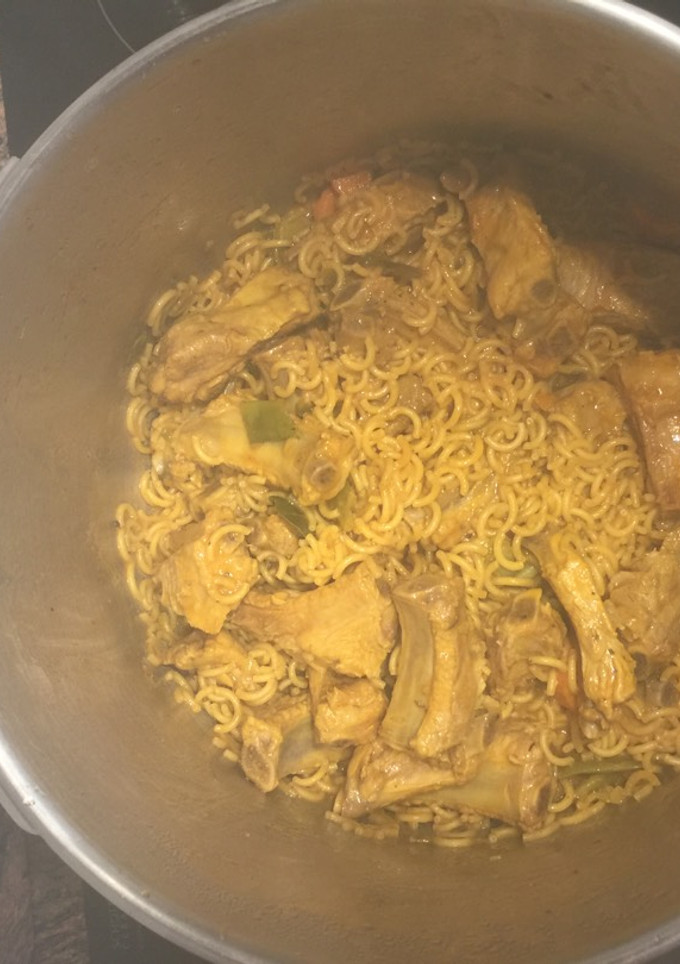 Una foto de Fideos con costilla de 🐷