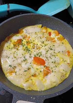 A picture of Nostalgic Tomato and Swiss Stovetop Frittata for One.