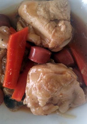 A picture of chicken embutido.