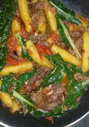 A picture of Matoke with beef.