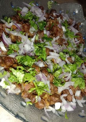 A picture of Black chana chaat.