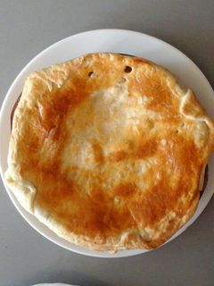 Una foto de Cazuelitas de pollo con champiñones y setas