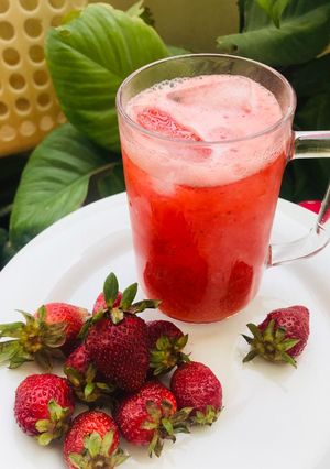 A picture of Strawberry juice.