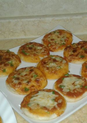 صورة لوصفة ميني بيتزا لذيذة🍕وعجينة هشة