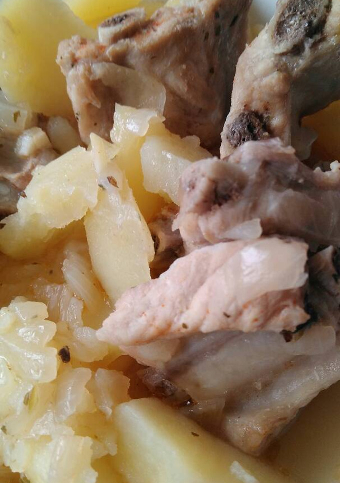 Una foto de Patatas con costillas