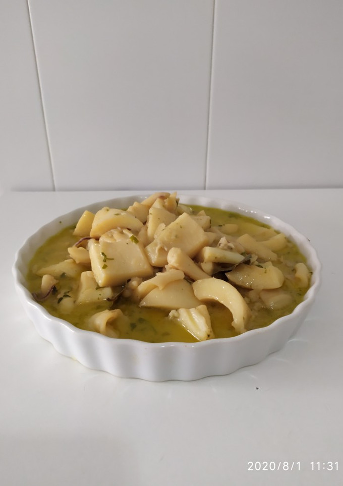 Una foto de Choco en salsa. Olla GM