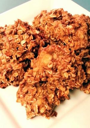 A picture of Flourless Oatmeal Banana Almond Butter Cookies.