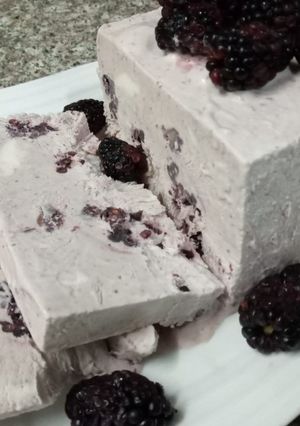 A picture of Blackberries ice cream.