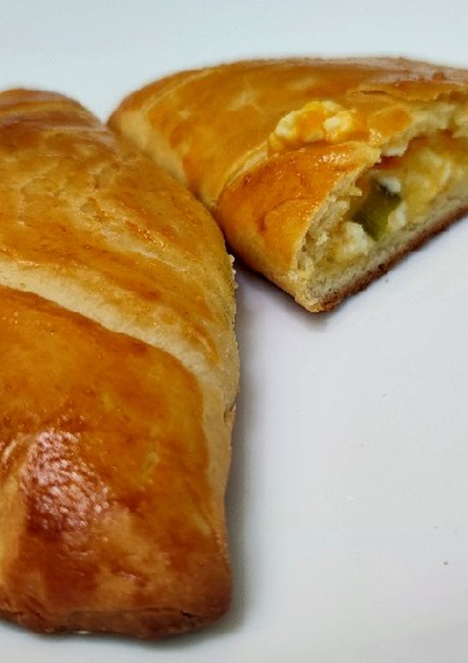 Vajas sajtos- zöldhagymás kagyló recept fotója
