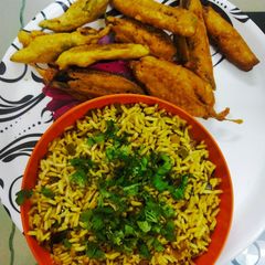 A picture of Uggani with mirpakaya bajji.