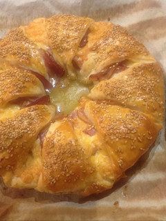 Una foto de Rosca de bacon y queso