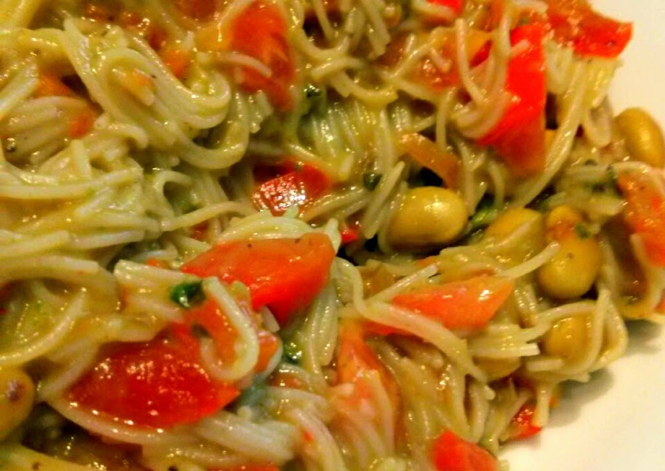 Easy, healthy creamy avocado pasta