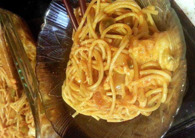 Steps to Make Quick Kimchi Spaghetti