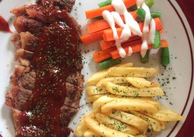 Cara Gampang Menyiapkan Sirloin steak with bbq sauce yang Lezat