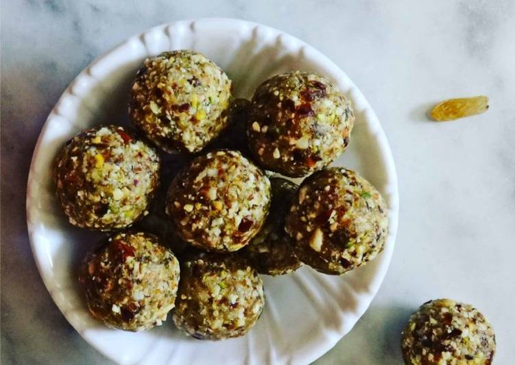 Easiest Way to Make Any-night-of-the-week Dry Fruits Ladoos Recipe