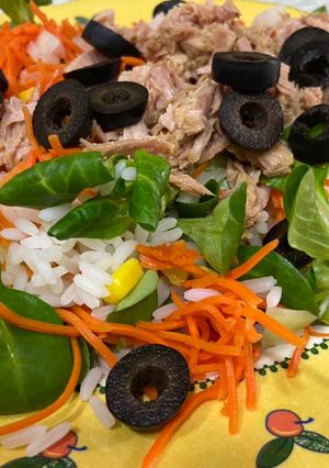 Una foto de Ensalada de arroz con atún