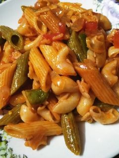 પાસ્તા ઈન રેડ સોસ (Pasta in Red sauce recipe in Gujarati) રેસીપી મુખ્ય ફોટો