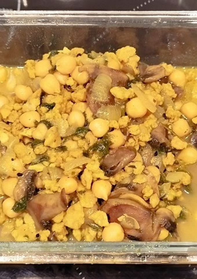 Una foto de Garbanzos con soja texturizada, champiñones y espinacas