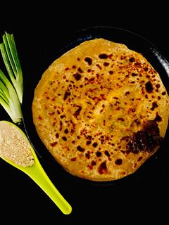 सत्तू का स्टफ़्डपराठा(stuffed sattu ka paratha recipe in hindi) रेसिपी मुख्य फोटो