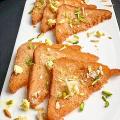 A picture of Thandai Shahi Tukra.