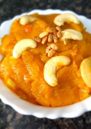 बेसन का हलवा (Besan ka halwa recipe in hindi) रेसिपी मुख्य फोटो