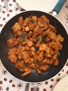 A picture of Sweet and sour chicken.