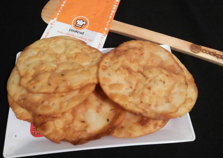 How to Prepare Perfect Mathri (poori ya papri)