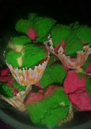 Foto resep Bolu pelangi merekah lembut