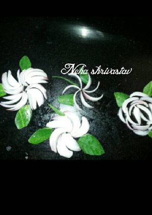 A picture of Onion flower salad.