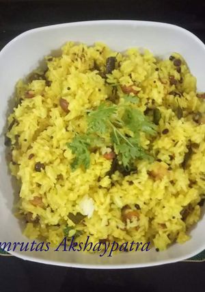 A picture of Mavinakayi Chitranna.