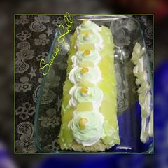 A picture of Pineapple Swiss Roll.