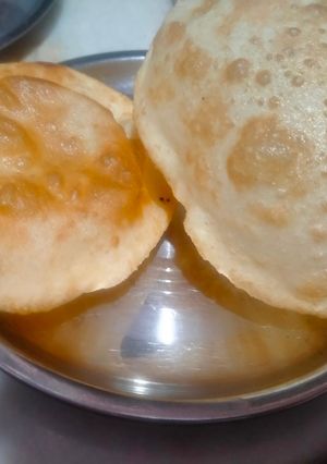 भटूरे (bhature recipe in Hindi) रेसिपी मुख्य फोटो