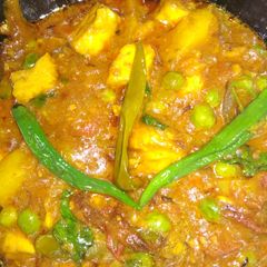 A picture of Matar paneer.