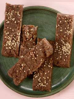 A picture of Ragi Barfi.