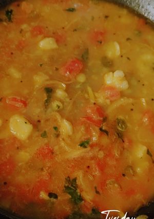 A picture of Aloo tamatar curry.