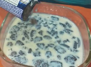Una foto de Helado con galleta de chocolate