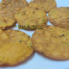 A picture of Crispy Poori.