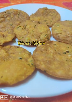 A picture of Crispy Poori.