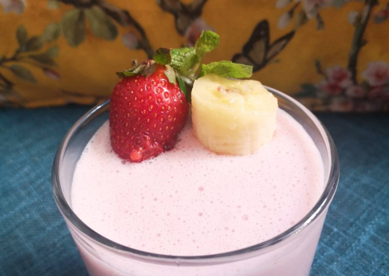 Strawberry banana shake