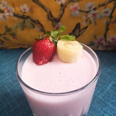 A picture of Strawberry banana shake.