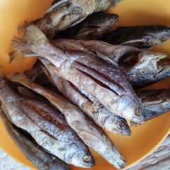 A picture of Dip fried small fish.