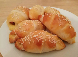 Szilveszteri virslis kifli 🎉 recept fotója
