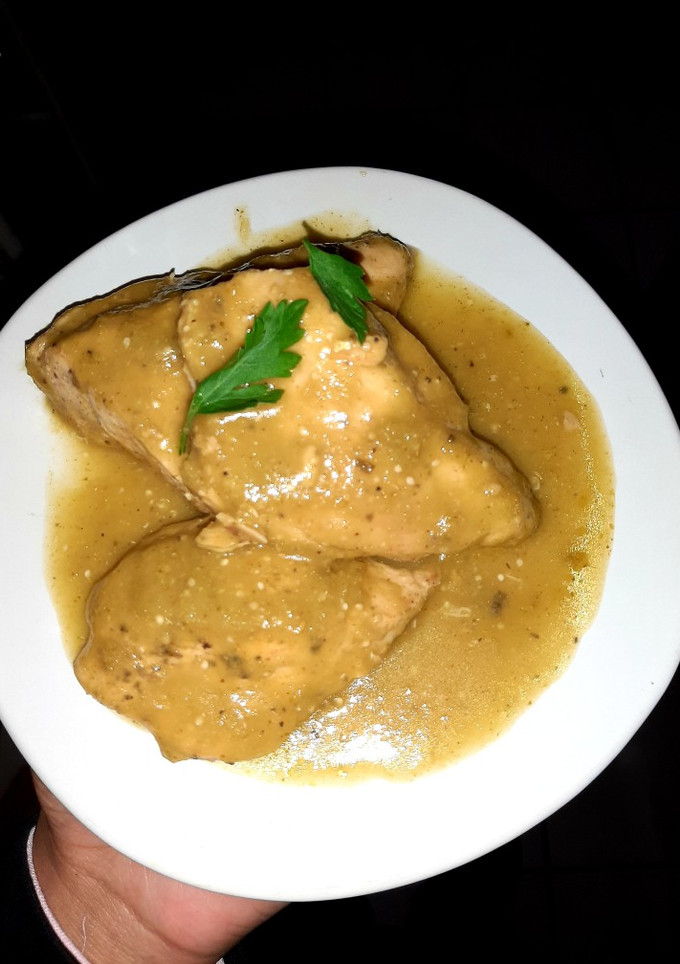 Una foto de Pechugas de pollo en salsa verde