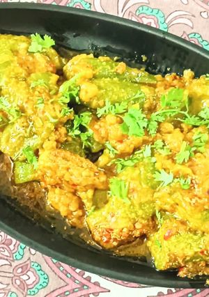 भरवां तोरई की सब्जी रेसिपी मुख्य फोटो