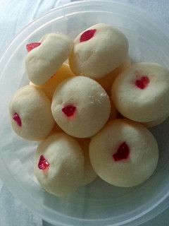 A picture of Lazy, Melt in Mouth Butter & Milk Cookies.