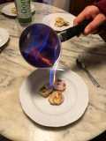 Maki di panettone con gelato di crema e rum