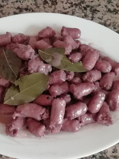 Una foto de Salchichas al vino tinto