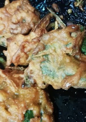 A picture of Spinach pakode.