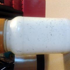 A picture of Buttermilk Ranch Dressing.