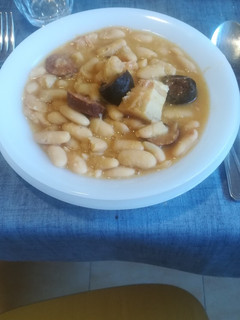 Una foto de Fabada asturiana